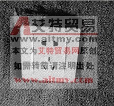 面板与墙面有缝隙 面板与墙面有缝隙