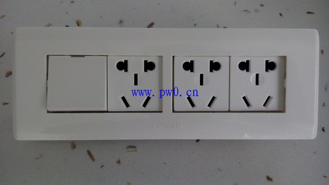 带开关15孔插座接线图